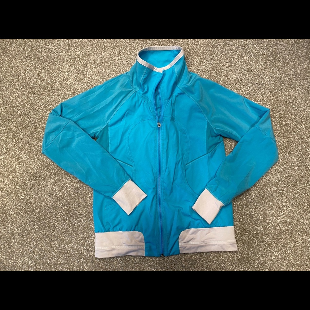 Lululemon light jacket size 4